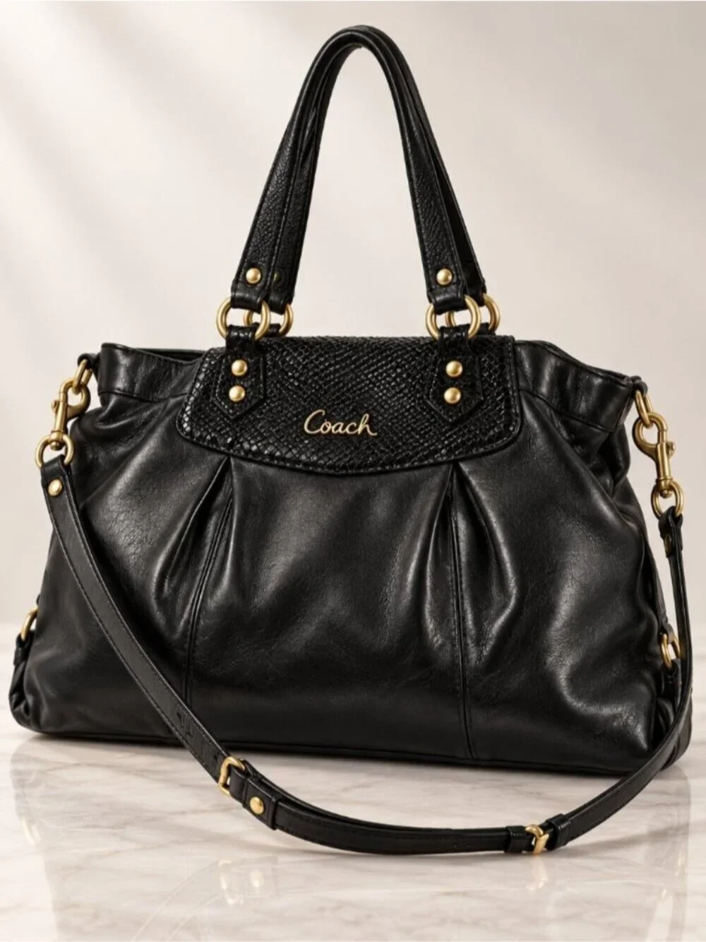 Coach F19243 Ashley Carryall Bag